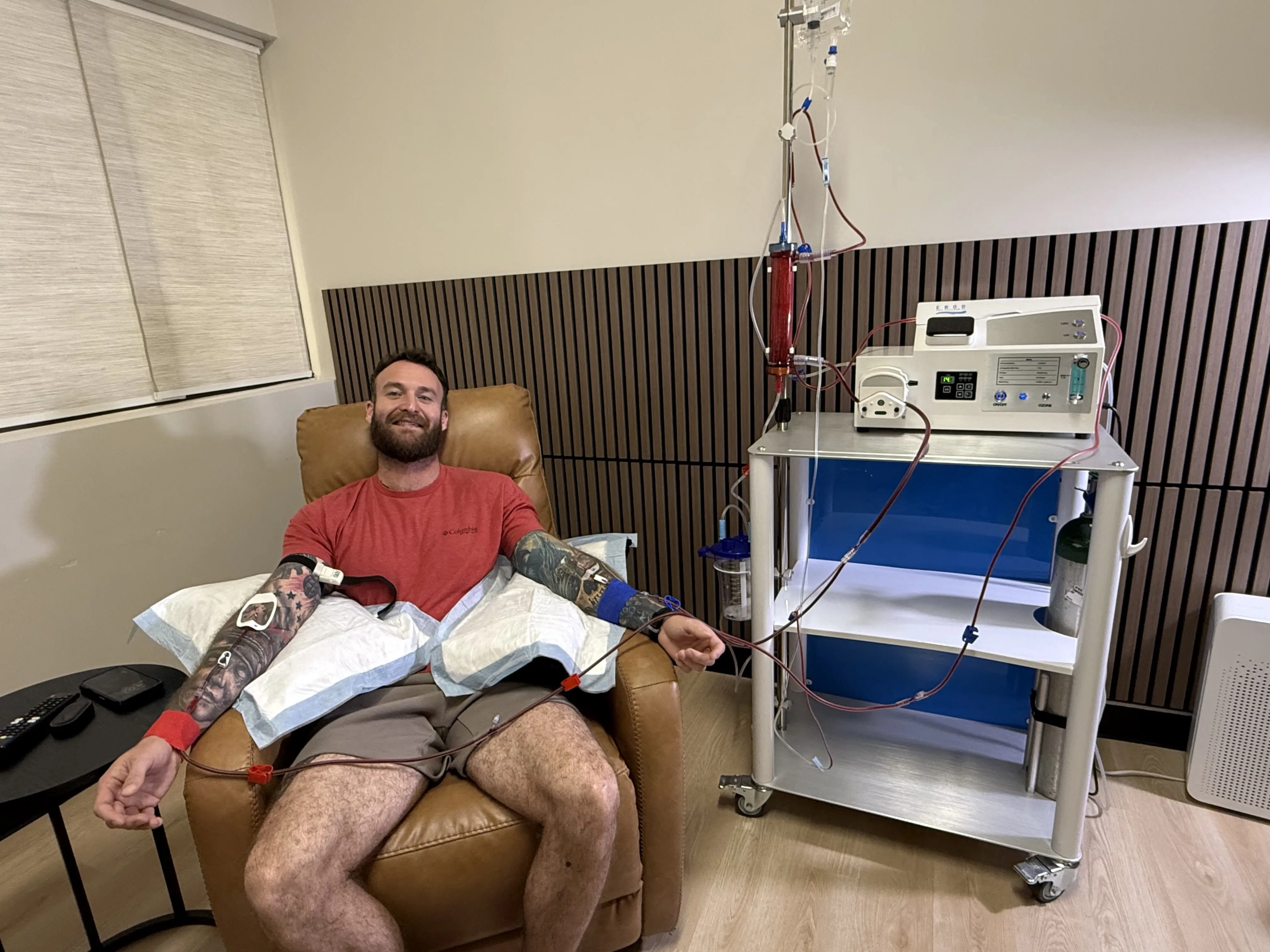 A comfortable and sterile environment for EBOO therapy at our clinic located in Houston, Texas.